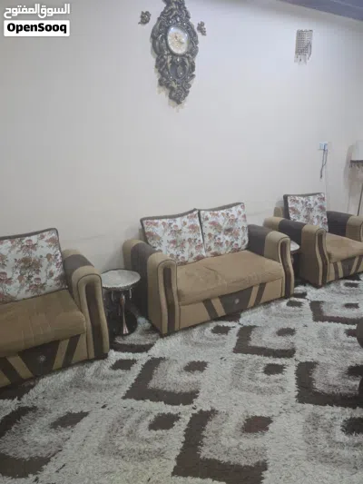 متوفر قنفات مع طبلات وميز التلفزيون وياه ملحقات كوميديات اثنين مع زولية 4*6 مكاني البصرة - الزبير 2