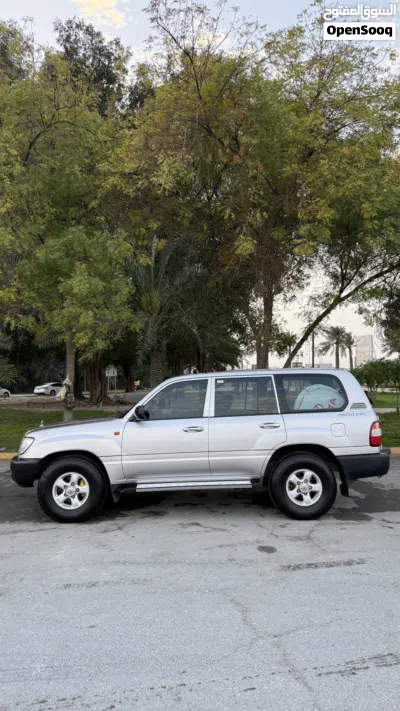 Toyota Land Cruiser GX 2