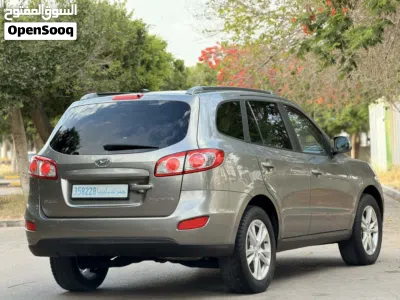 Hyundai Santa Fe Limited 2
