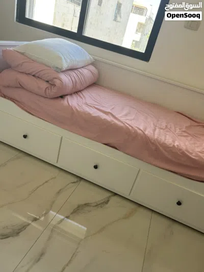 سرير من ايكيا للبيع مستعمل لمة عام جديد ونظيف 4