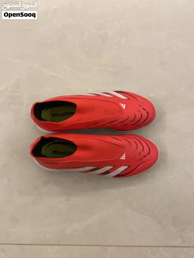Kids football shoes ( predators ) 2