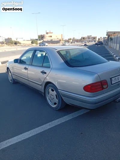 Mercedes Benz E-Class E 200 4