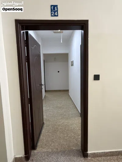 شقه للايجار العامرات السادسه بجانب المحكمه وخلف البريد سابقآ 2