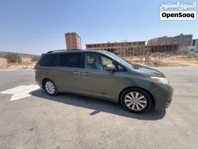 Toyota Sienna Limited 4