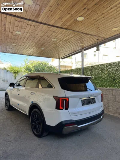 كيا سورينتو Standard 4