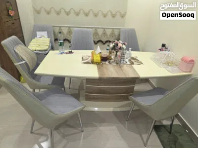 طاولة طعام فخمة 6 كراسي Beautiful and Luxurious wooden and faux marble table with 6 comfy chairs. 2