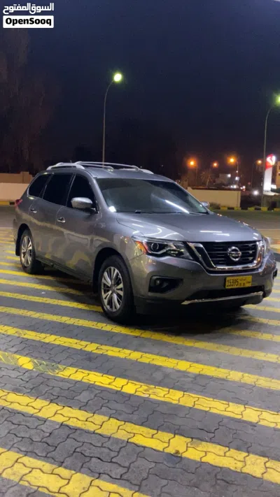 Nissan Pathfinder S 3