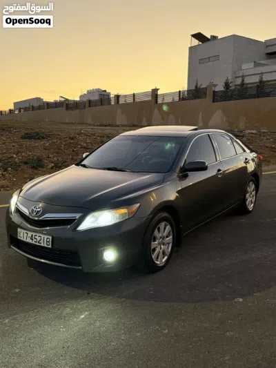 Toyota Camry LE 4