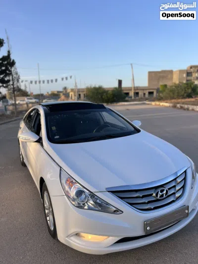 Hyundai Sonata Standard 4