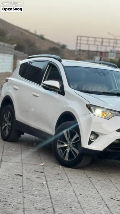 Toyota RAV 4 XLE 2
