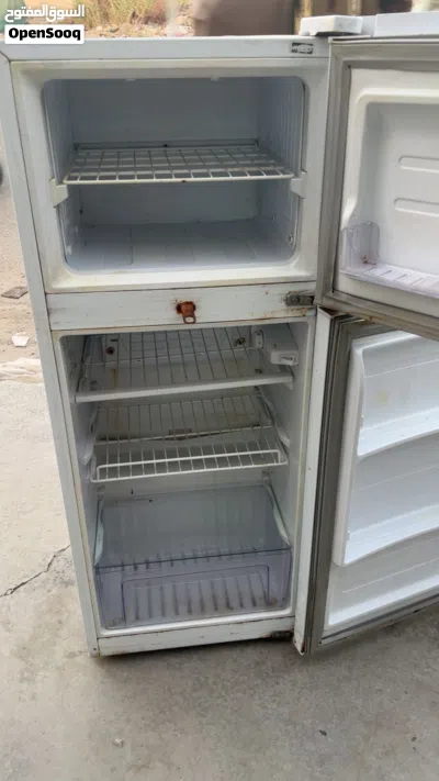السلام عليكم ثلاجه 10 قدم للبيع سعر 120 والعنوان بغداد البلديات الضباط 2