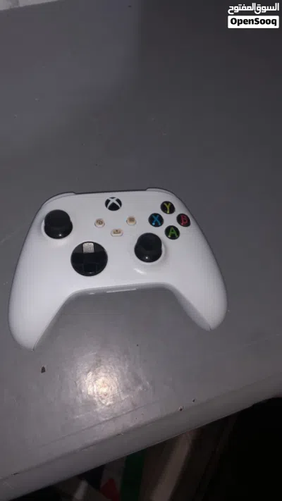 Xbox one s بحاله الوكاله للبيع المستعجل مساحه تيرا بسعر حرق 3