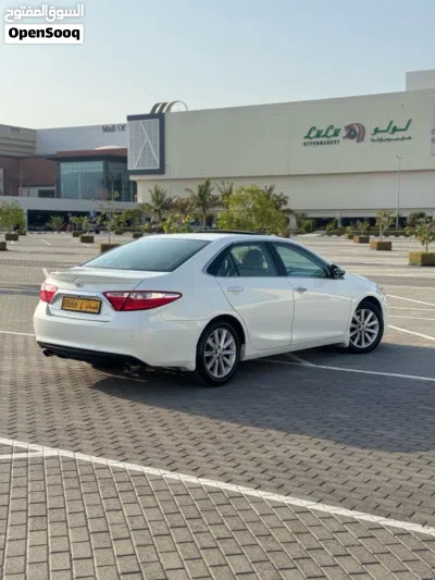 Toyota Camry XLE 3