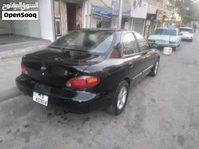 Hyundai Elantra GLS 4