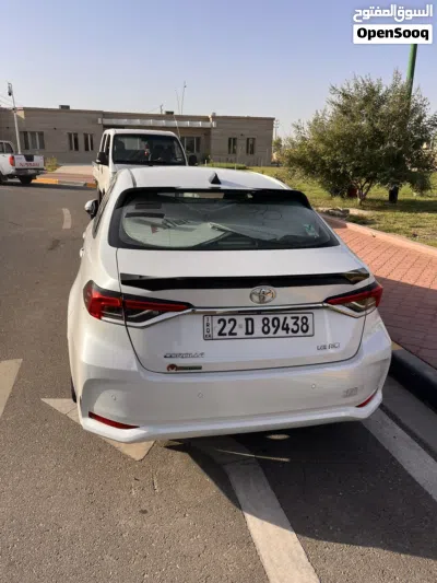 Toyota Corolla LE 2