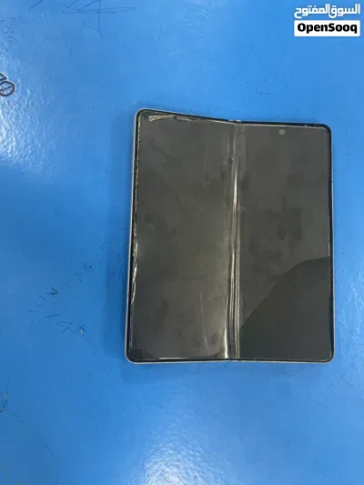 زد فولد 4 512غيغا شاشه داخليه خربانه: سعر 700 من الاخير 3