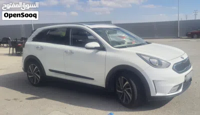 Kia Niro EX Touring 3