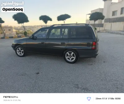 Opel Astra Standard 3