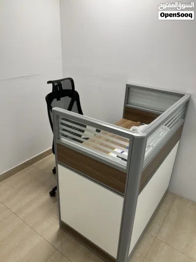 أغراض مكتبية شبه جديدة للبيع Pre-Owned Office Furniture for Sale 3