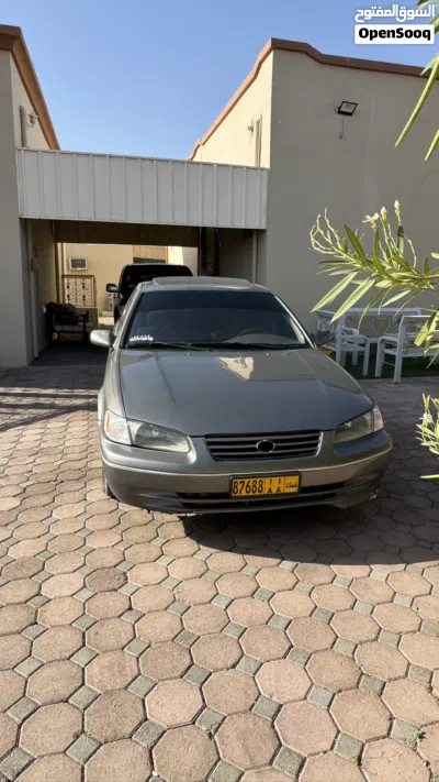 Toyota Camry XLE 3