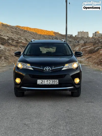 Toyota RAV 4 XLE 3