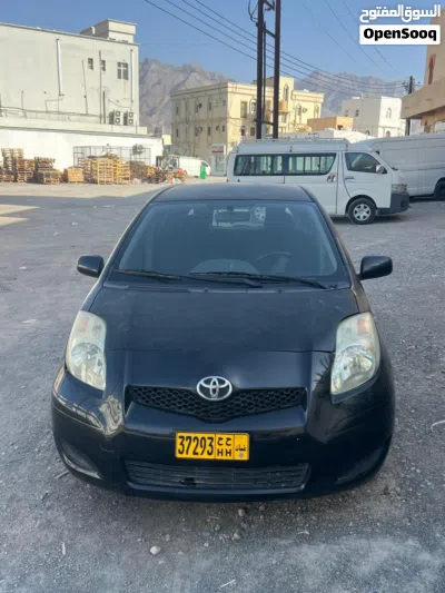 Toyota Yaris Basic 2
