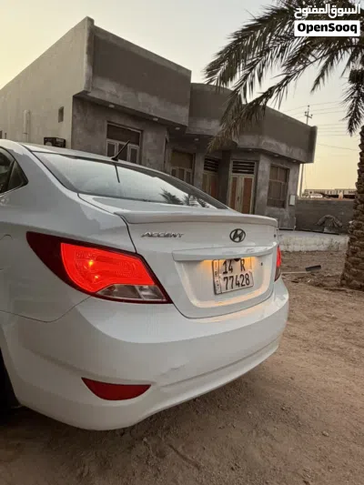 Hyundai Accent SE 4