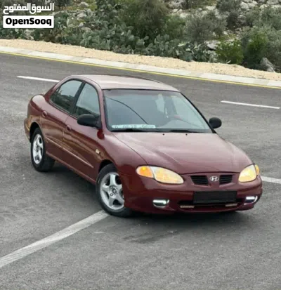 Hyundai Elantra Standard 4
