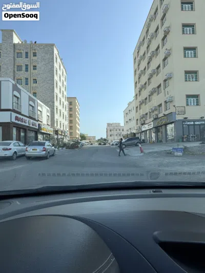 شقة للإيجار بالحيل الجنوبية – موقع حيوي بالقرب من الشارع العام والخدمات 2