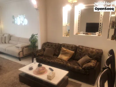 شقة للبيع بسعر مغري في حي عدن 2