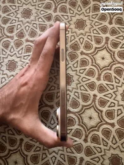 للبيع ايفون 16 برو ماكس 4
