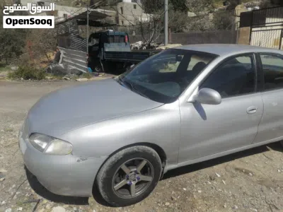 هيونداي افانتي Standard 4