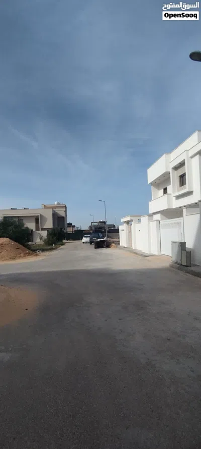 300 متر داخل تقسيم سكني قرب كارفوار الاربع شوارع الكهرباء بئر الاسطي ميلاد 3