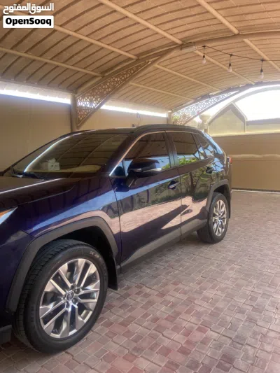 Toyota RAV 4 XLE 4