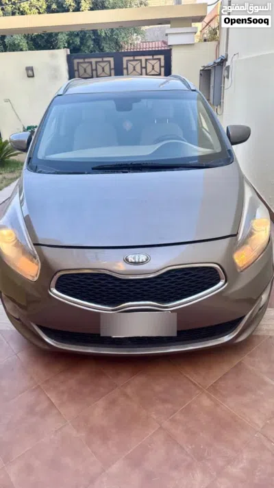 Kia Carens Luxury Plus 4
