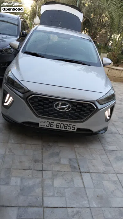Hyundai Ioniq Standard 2