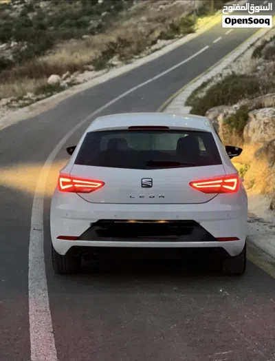 سيات ليون Standard 4