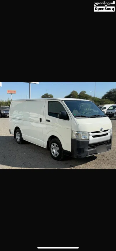 Toyota Hiace Cargo 2