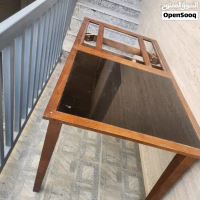 طاولة خشب مع لوح زجاج واحد فقط wooden diner table with only one glass tile 2