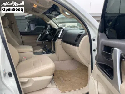 Toyota Land Cruiser GXR 3