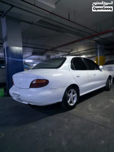 Hyundai Avante Standard 4