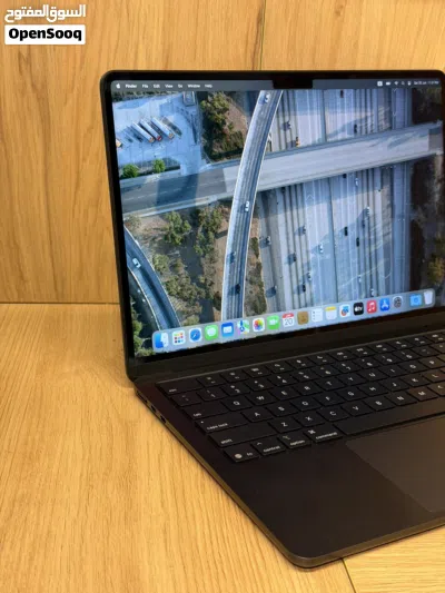 MacBook Air 2025. M4-Chip. 16 RAM. 256 SSD. 13.6-inch 2