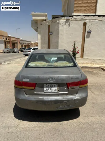 Hyundai Sonata GL 2