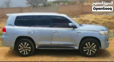 Toyota Land Cruiser GXR 4