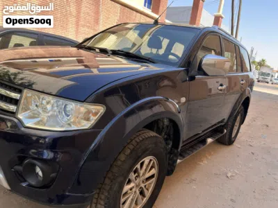 Mitsubishi Pajero Sport Standard 2
