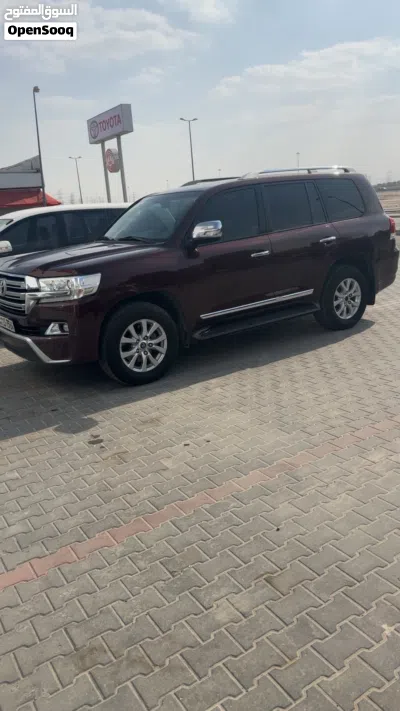Toyota Land Cruiser GXR 2