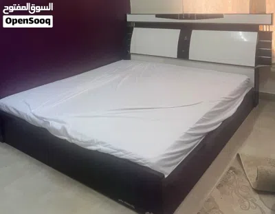 غرفة نوم تسريحة وسرير 200x200 ودولاب كبير 4