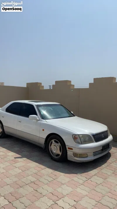 يتوفر قطع غيار لكزس ls400 2