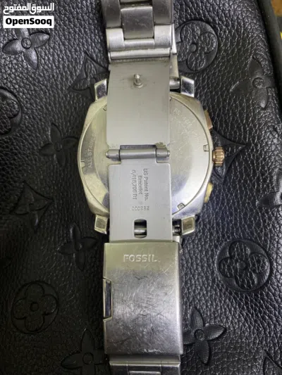 ساعه fossil للبيع 2