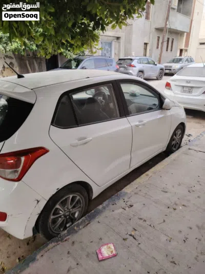 Hyundai i10 Standard 2